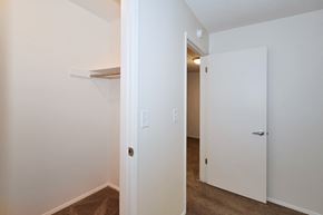 Beaverton apartment for rent - Gardenbrook closet