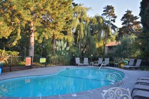 Beaverton apartment for rent - Gardenbrook Pool