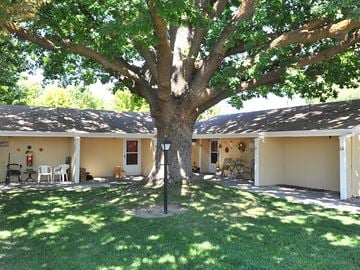Ontario apartment for rent - Ontario Manor