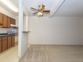 Corvallis apartment for rent - Glenwood Manor dining room