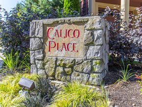 Portland apartment for rent - Calico Place monument