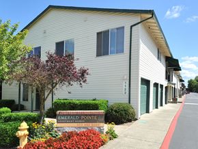 Gresham apartment for rent - Emerald Pointe exterior monument sign