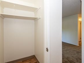 Beaverton apartment for rent - Crescent Ridge closet
