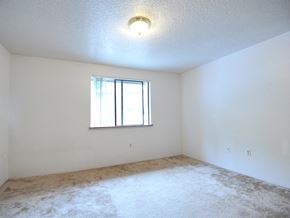 Lincoln City apartment for rent - Cedar Crest bedroom