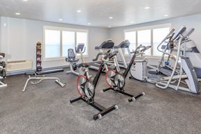 Bend apartment for rent - the gym at the flats at big tex apartments