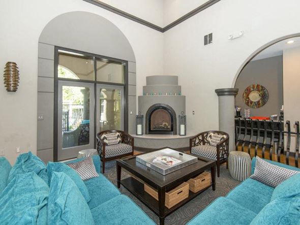 Portland apartment for rent - Red Tail Lounge