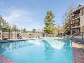 Portland apartment for rent - West Slope Terrace Swimming Pool