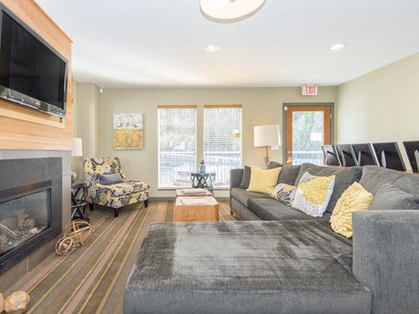 Portland apartment for rent - West Slope Terrace Lounge