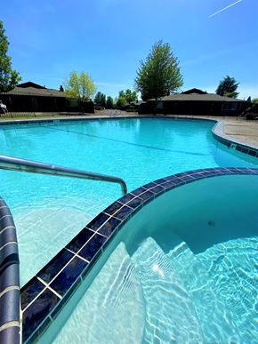 Albany apartment for rent - a large swimming pool with a blue sky in the background