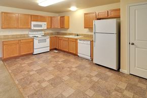 Chico apartment for rent - Chico Courtyards kitchen