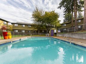 Tigard apartment for rent - Greenfield Village pool
