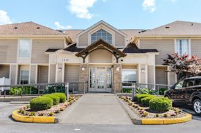 St. Louis apartment for rent - Exterior view of The Haven at Craigshire apartment community