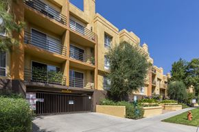 Burbank apartment for rent - Apartments in Burbank, CA - Exterior Community.