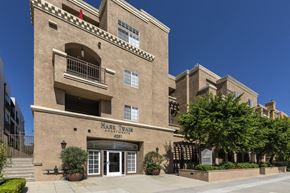 Sherman Oaks apartment for rent - Apartments in Sherman Oaks, CA  Exterior - Street View of Community Buildings and Entrance