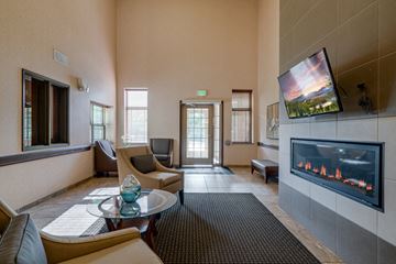 Arden Hills apartment for rent - a living room with couches and a fireplace