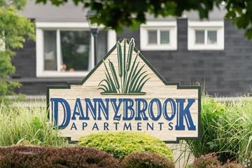 Williamsville townhouse for rent - Dannybrook Apartments