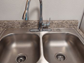Stainless steel kitchen sink