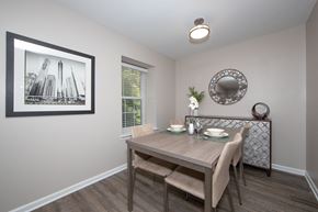 Williamsburg apartment for rent - Dining Room in Country Club Apartments in Williamsburg VA 