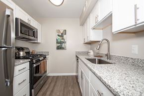 Williamsburg apartment for rent - Kitchen in Country Club Apartments in Williamsburg VA 