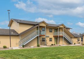 Phoenix apartment for rent - A two-story house with a balcony on the second floor.