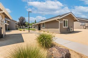 Grants Pass apartment for rent - the enclave at green valley ranch  apartments  460 green valley road green valley