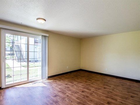 Floor plan for 1 bed, 1 bath, 688 sqft