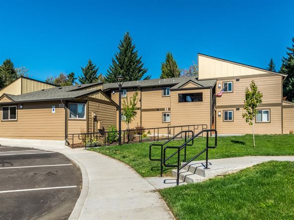 Sandy apartment for rent - the building in which the campsite is located