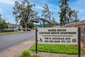 Cottage Grove apartment for rent - a sign cottage grove apartments