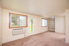 Willamina apartment for rent - Willamina Resident Living Room