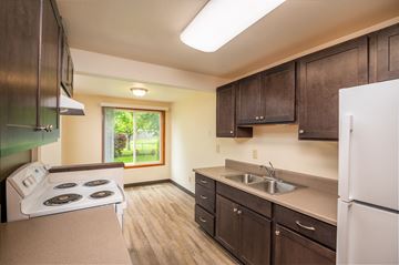 Mcminnville apartment for rent - the preserve at ballantyne commons apartment kitchen
