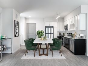 Minneapolis apartment for rent - dining