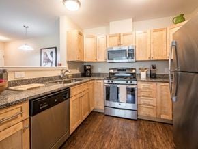 Littleton apartment for rent - Model apartment with stainless steel appliances