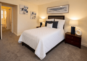 Baltimore apartment for rent - A bedroom with a large bed at Loch Bend Apartments, Baltimore, MD, 21234