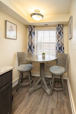 Lutherville-Timonium apartment for rent - Eat-in kitchen with table and window at Seminary Roundtop Apartments, Lutherville, Maryland, 21093