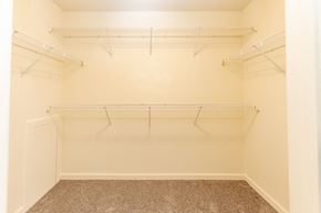 Baltimore apartment for rent - a spacious walk in closet at the enclave at Carlson Woods Townhomes, Baltimore, MD