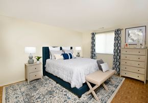 Baltimore apartment for rent - Large master bedroom with ample closet space at Winston Apartments, Baltimore