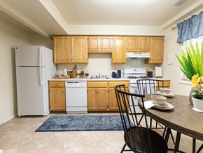 Severn apartment for rent - Dining Area at Somerset Woods Townhomes, Severn, MD