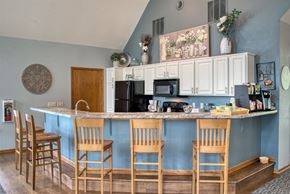 New Berlin apartment for rent - Kitchen with Coffee Bar