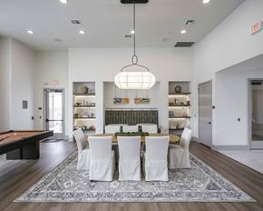 Houston apartment for rent - Spacious community dining area