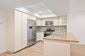 Los Angeles apartment for rent - Kitchen with Energy-Efficient Stainless Appliances