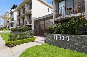 Los Angeles apartment for rent - Sidewalk View of Gorham Air by Wiseman