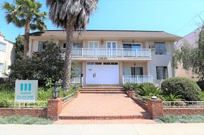 Los Angeles apartment for rent - Mayfield Hallway by Wiseman