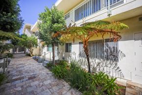 Los Angeles apartment for rent - the building in which the apartment is located