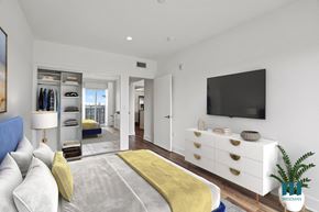 Los Angeles apartment for rent - Bedroom with Mirrored Closet with Shelving