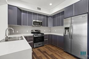 Los Angeles apartment for rent - Kitchen with Energy-Efficient Stainless Appliances