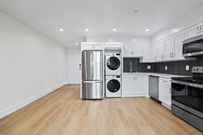 Los Angeles apartment for rent - Open-Concept Kitchen with Energy-Efficient Appliances and In-Suite Washer & Dryer