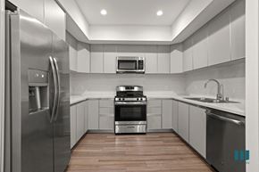 Los Angeles apartment for rent - Large-Size Kitchen with Energy-Efficient Appliances and Ample Cabinet Storage