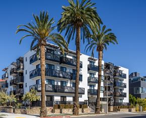 Los Angeles apartment for rent - Property Exterior of Waring Hudson by Wiseman