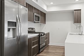 Los Angeles apartment for rent - Kitchen with Energy-Efficient Stainless Appliances