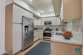 Los Angeles apartment for rent - Full-Size Kitchen with Stainless-Steel Appliances and Ample Cabinet Storage
